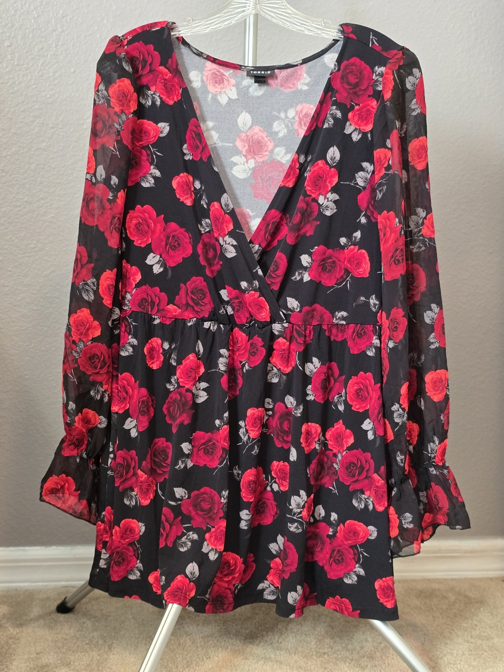 Torrid Size 3 Black Red Rose Floral Surplice Bell Sleeve Top Plus 3X